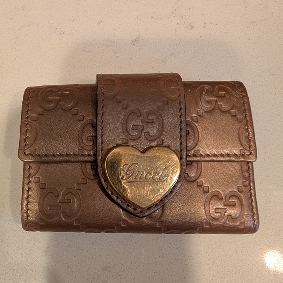 Gucci Guccissima Embossed Metallic Leather Key Holder with Gold Heart Snap - Picture 1 of 7